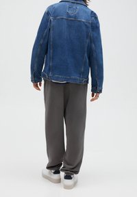 PULL&BEAR Džínová bunda - blue