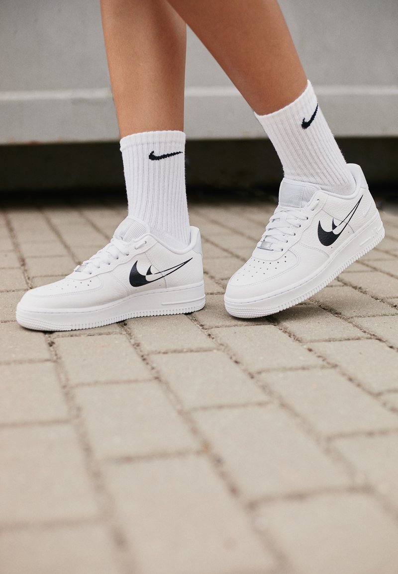 kaustisk galop Underinddel Nike Sportswear Sneakers - white/black/hvid - Zalando.dk