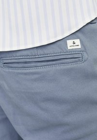 Jack & Jones JPSTMARCO JJDAVE NOOS - Chinos - china blue