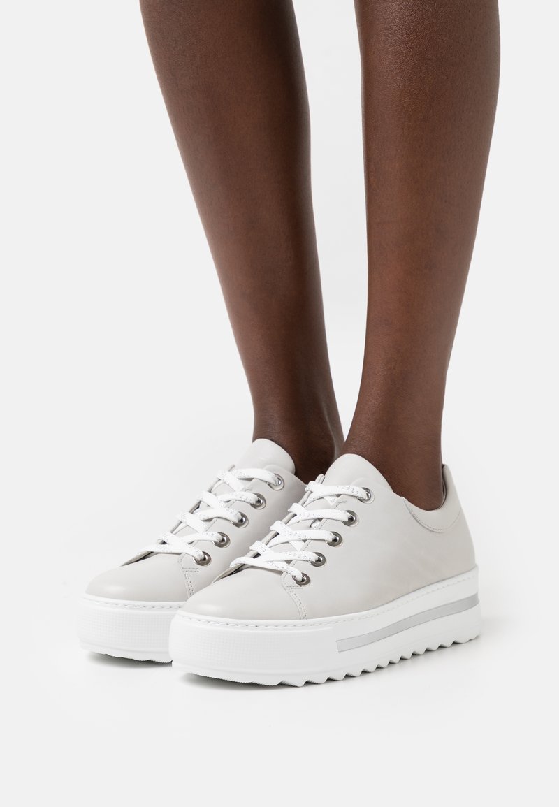 Damen Sneaker low | Gabor Comfort Sneaker low light grey/hellgrau - OW57324 Damen Sneaker low | Gabor Comfort Sneaker low light grey/hellgrau - OW57324