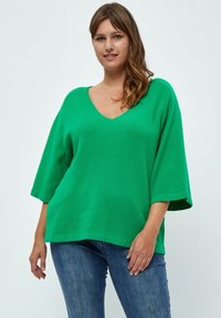 PEPPERCORN PCROSALIA - Strickpullover - bright green