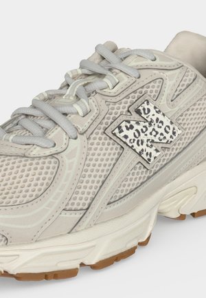 New Balance 740 Safari Moonbeam Gum — foto 7