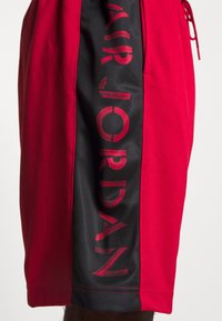 Jordan Pantalón corto de deporte - red