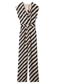 Černý a béžový pruhovaný overal s překládaným designem, krátkými rukávy a zavázaným pasem. Vyrobeno z hladkého, lehkého materiálu.