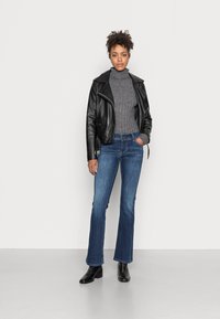 Pepe Jeans NEW PIMLICO - Calças de ganga à boca de sino - denim
