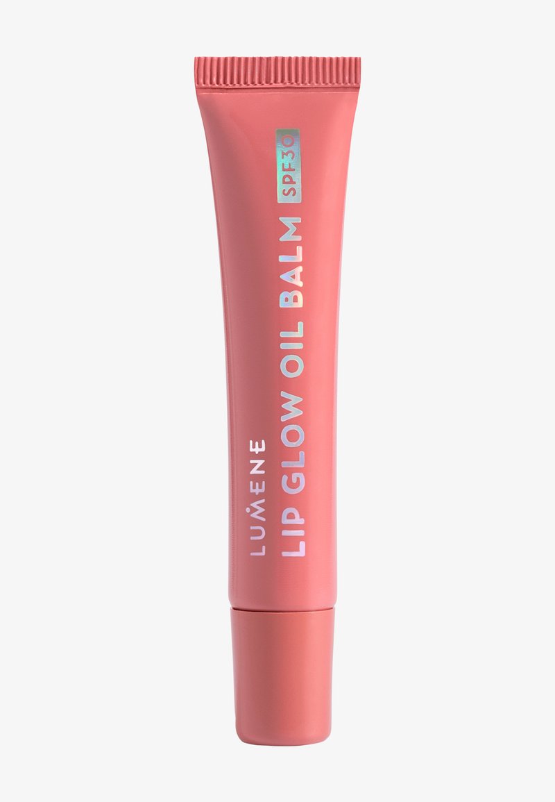 Lumene Lip Glow Oil Balm-tube in koraalroze met SPF 30, rechtopstaand op een witte achtergrond.