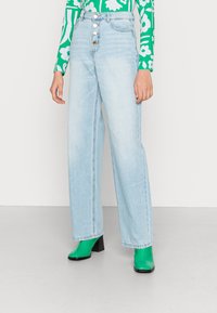 ONLY ONLMOLLYHW WIDE  - Calças de ganga de corte relaxado - light blue denim