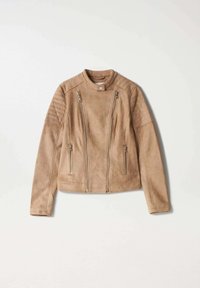 Veste de moto en faux suède marron avec une coupe ajustée, des fermetures éclair asymétriques, des accents matelassés sur les épaules et un col en bande.
