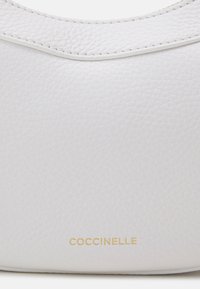 Coccinelle WHISPER - Handbag - brillant white