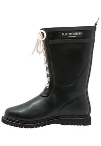 Stivale da pioggia in gomma nera con design lace-up, superficie testurizzata, lacci bianchi e una toppa con il logo sul lato. Suola resistente per una buona aderenza.