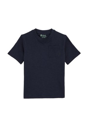 T-shirt bleu marine à manches courtes avec col rond et petite poche poitrine sur le côté gauche.