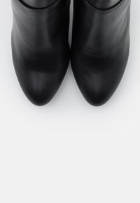 Buffalo MARIELA - Ankelboots med høye hæler - black