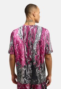 Carlo Colucci - T-shirt z nadrukiem