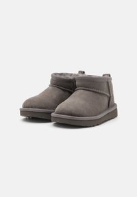 UGG CLASSIC ULTRA MINI UNISEX - Botine clasice - grey