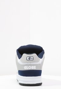 Globe SCRIBE - Zapatillas - grey/white/navy