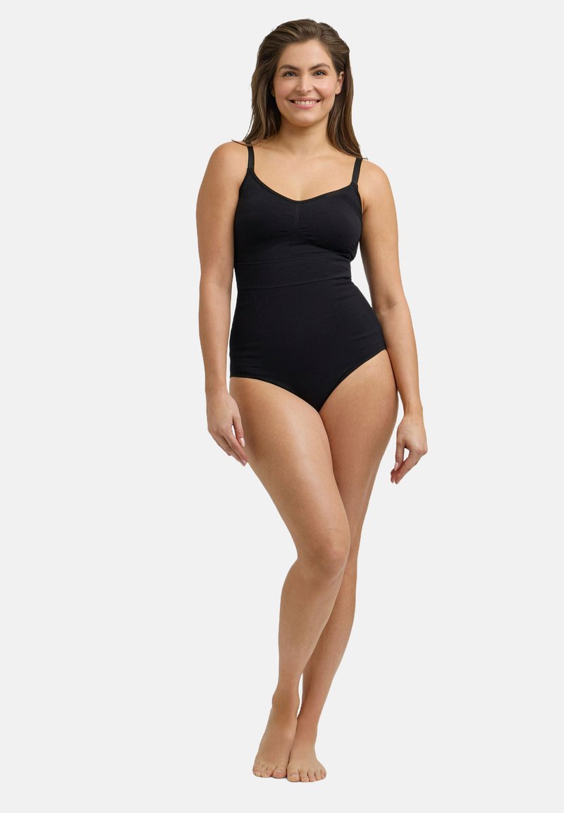 Costume da bagno intero nero con spalline sottili e regolabili, scollatura a V e texture del tessuto liscia, caratterizzato da una silhouette aderente.