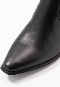 Vagabond Botines - black
