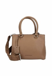Sac à main en cuir marron avec doubles anses, une sangle amovible arborant un logo et une finition texturée. Marque subtile sur le devant.