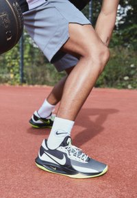 Nike Performance PRECISION Scarpe da basket black/volt/sail