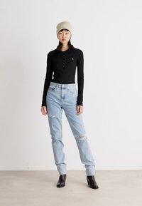 Calvin Klein Jeans PATCH BEANIE - Kapa - birch
