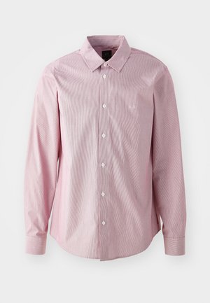 Camicia a maniche lunghe a righe rosa con colletto alla francese, taschino frontale, bottoni bianchi e un piccolo logo sul lato sinistro del petto.