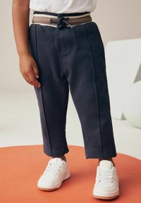 Next VARSITY AND SET - Treningo apatinė dalis - charcoal grey