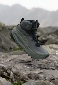 Επιλέχθηκε, castlerock/black