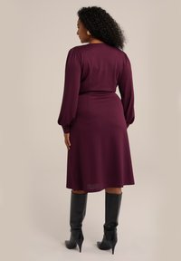 WE Fashion CURVE - Dnevna haljina - violet