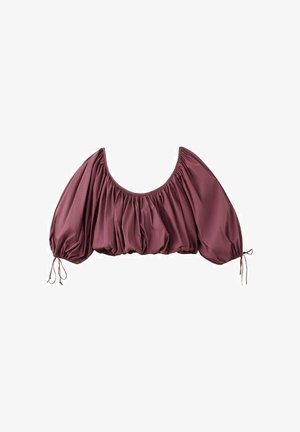 Gecropte, off-shoulder blouse in diep mauve met geplooide stof en elastische pofmouwen, gestrikt aan de polsen.