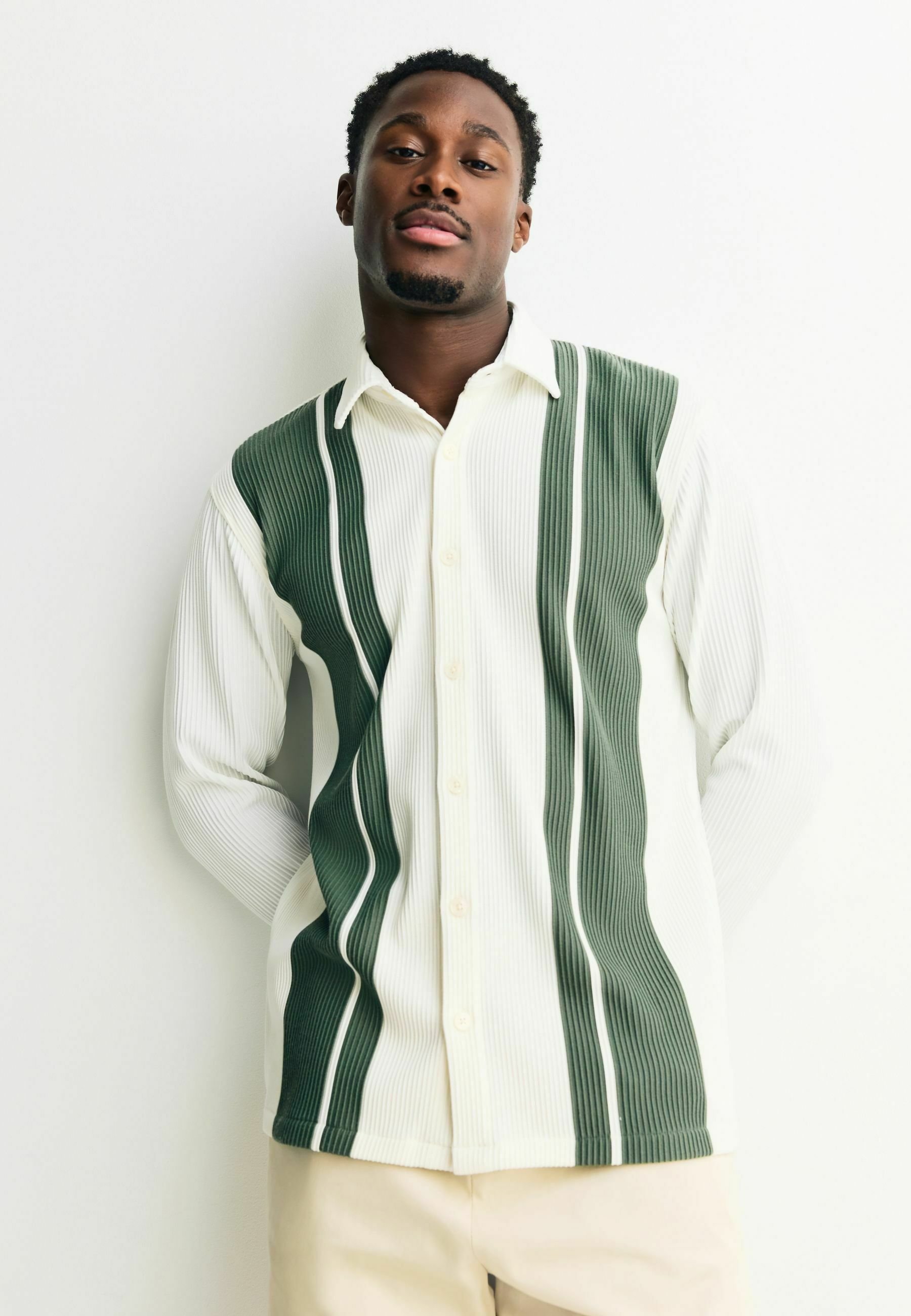 Next REGULAR FIT - STRIPE SHORT SLEEVE - Shirt - white sage green/white - Zalando Next REGULAR FIT - STRIPE SHORT SLEEVE - Shirt - white sage green/white - Zalando