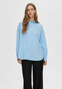 Selected Femme Bluza z gumbi - cashmere blue