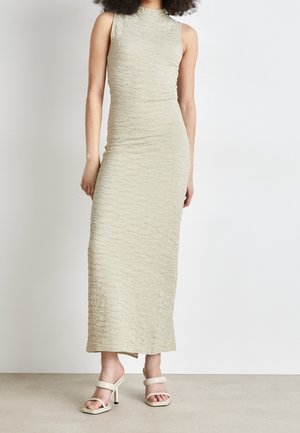 Robe longue - gold-coloured