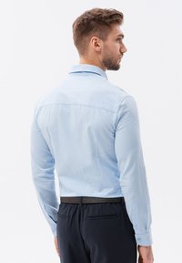 Ombre ELEGANT  - Formální košile - light blue