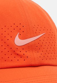 Nike Performance ADVANTAGE CLUB UNISEX - Cap - cosmic clay/pink quartz