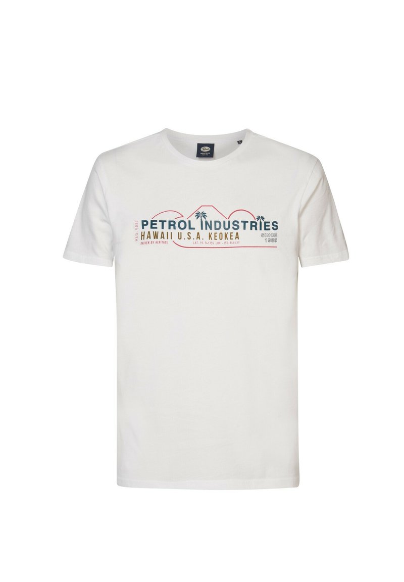 Valkoinen puuvillapaita, jossa on graafinen painatus. Tekstissä on "PETROL INDUSTRIES", "HAWAII U.S.A." ja palmunmuotoisia kuvastoja sinisessä ja punaisessa väreissä.