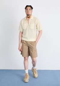 Thumbnail Image 3