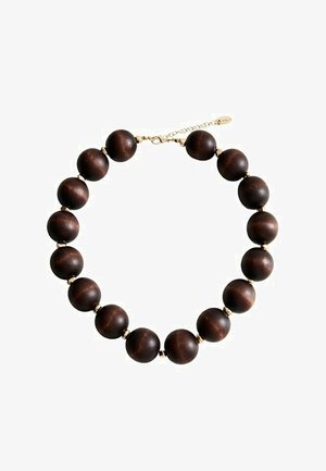 Temno rjav lesen ogrlica iz kroglih velikih perlic, povezanih z majhnimi zlatimi razmiki in zlato nastavljivo verižico s sponko.