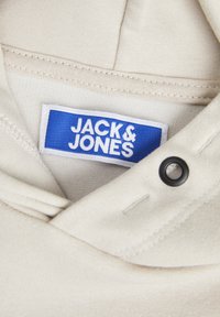 Unselected, moonbeam