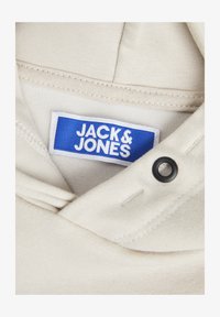 Unselected, moonbeam