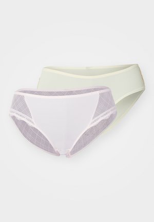 Dve pare ženskih tangic: ene v svetlo zeleni in ene v svetlo vijolični barvi s karirastim vzorcem in čipkastim robom, ki imata mehak elastičen pas.