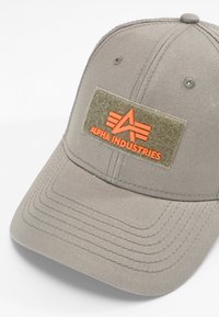 Alpha Industries UNISEX - Naģene - dark green