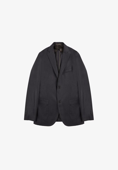 Czarny żakiet wykonany z teksturowanej tkaniny, z dwoma przednimi kieszeniami, pojedynczą kieszenią na klatce piersiowej oraz podszewką z satyny. Zapięcie na dwa guziki.