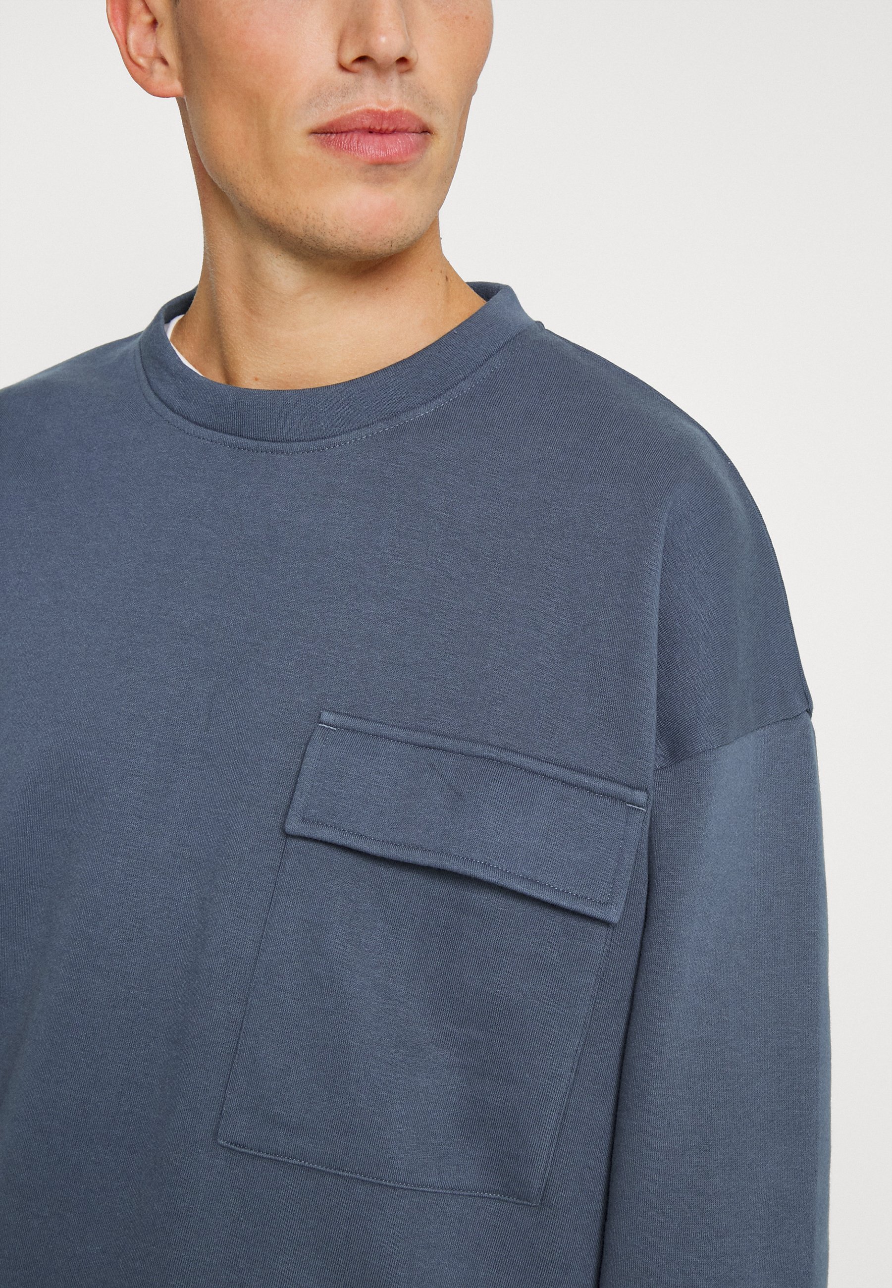 solid crew neck sweatshirt