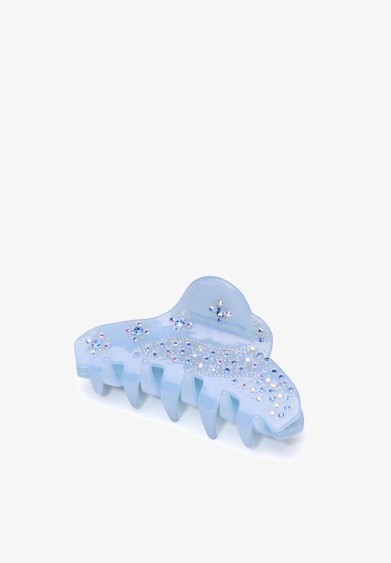 Blå akrylklämmor för håret med en blank yta, dekorerad med ljusblå och klara rhinestones, med en böjd topp och sju gripande tänder.