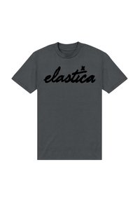 Mørk grå bomulds t-shirt med stor sort kursiv tekst, der står "elastica" hen over forsiden, rund halsudskæring og korte ærmer.