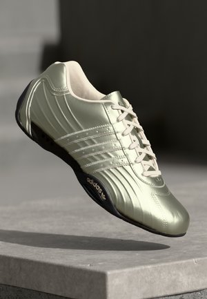 adidas Originals ADIRACER - Sneakers basse - alumina