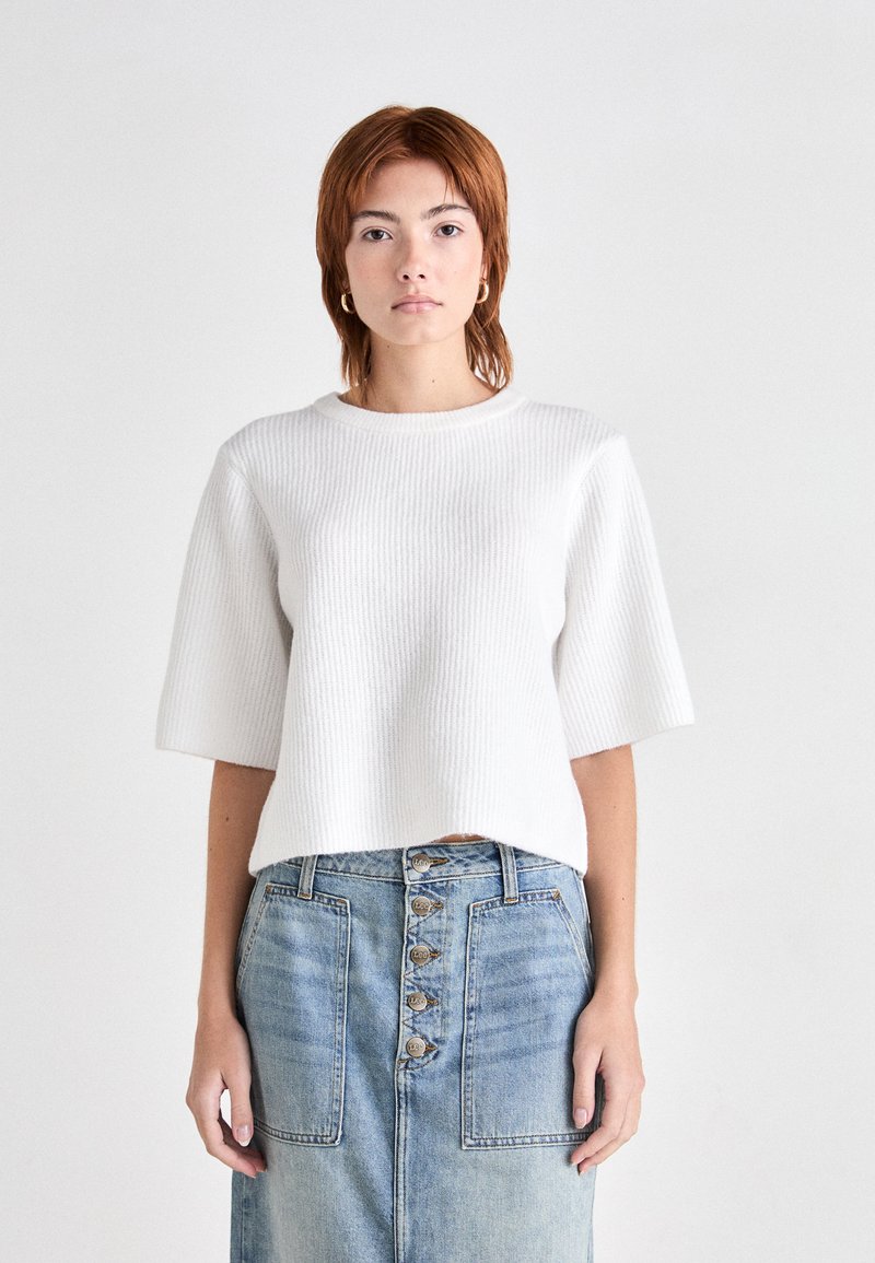 Objeynard Square Sleeve O Neck Cloud Dancer
