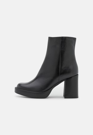 Tamaris Platform ankle boots - black
