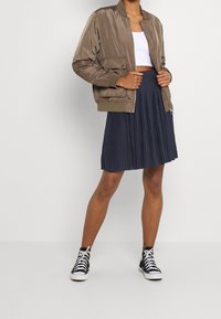 VILA A-linjekjol - dark blue