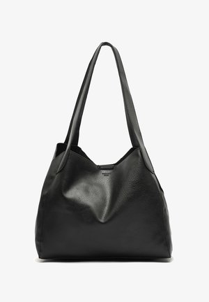 Borsa a tracolla in pelle nera testurizzata con tracolle lunghe e un logo del marchio discreto al centro anteriore.